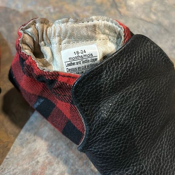 Robeez Buffalo Plaid Black 18-24 mo Baby Booties - Picture 5 of 5